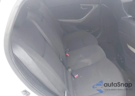 2015 Hyundai Elantra Se/Sport/Limited z USA, uszkodzony, nr VIN 5NPDH4AE9FH621597